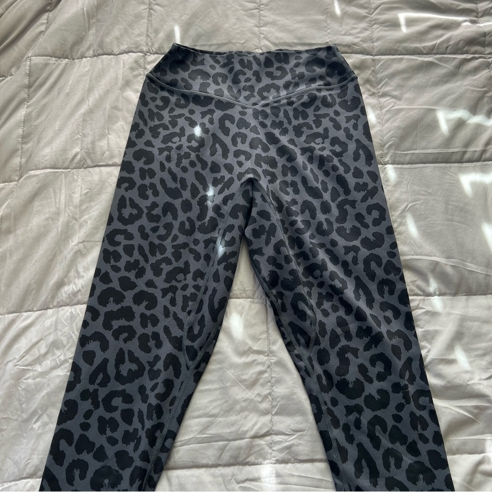 Balance Athletica leopard pants grey, size M, like new, no peeling